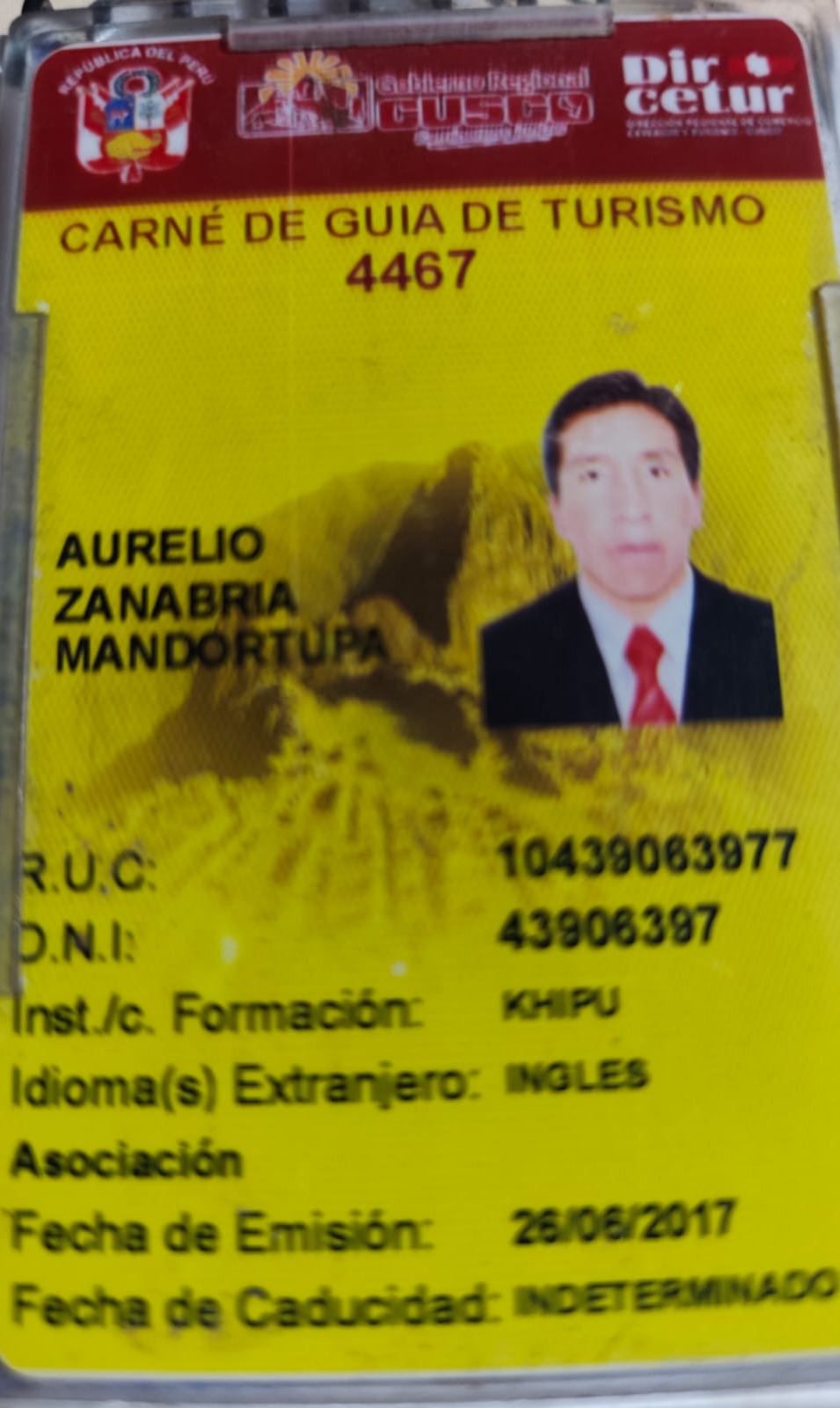 Carné oficial de guía de turismo de Aurelio Zanabria Mandortupa, N° 4467, DIRCETUR Cusco
