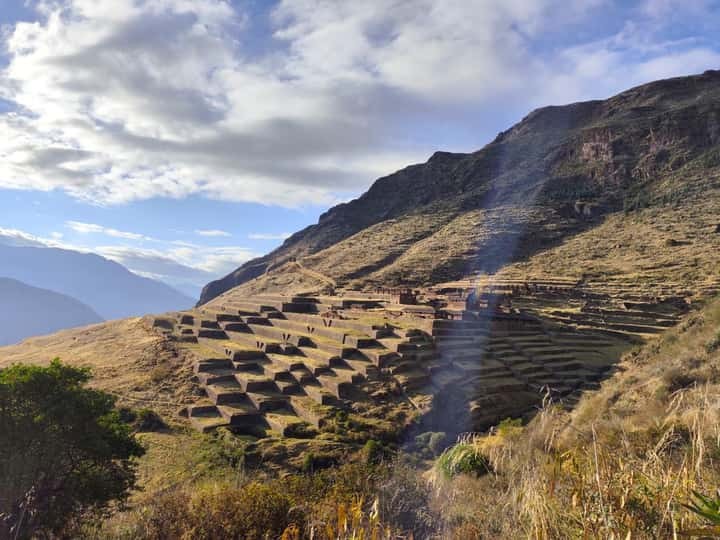 Terrazas y andenes del sitio arqueológico de Huchuy Cusco