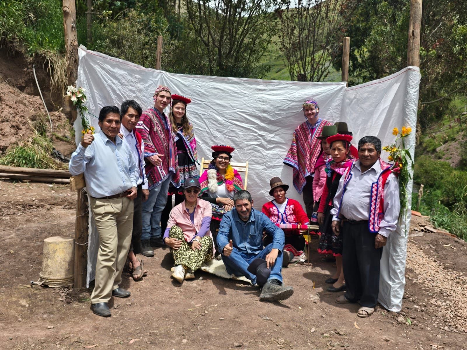 Recibimiento de la comunidad de Kallarayan al final del trek